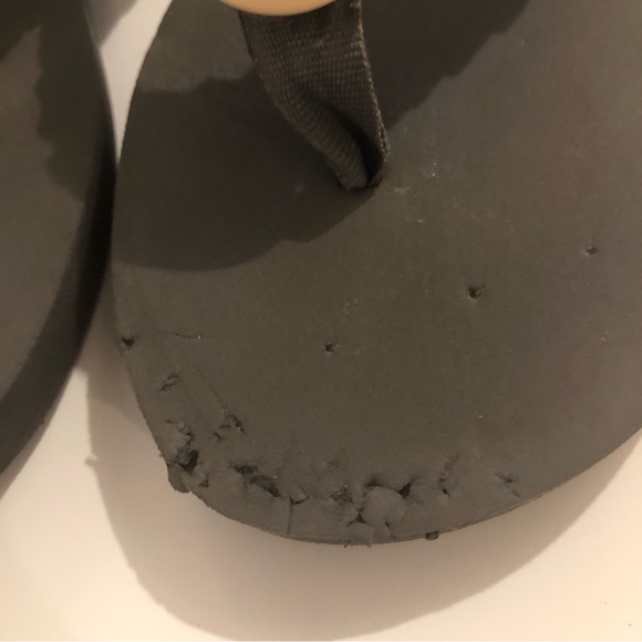 3/$20 Lindsay Phillips Flip Flops 🩴 - Picture 4 of 12